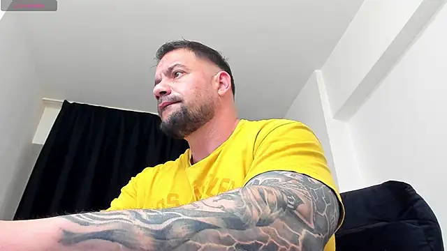 Snapshot of musclemonster31 chatting on 05.05.26 musclemonster31 online show from 05.05.26