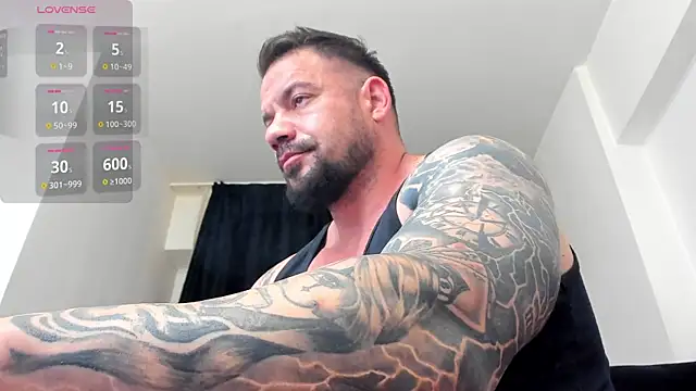 Snapshot of musclemonster31 chatting on 06.07.26 musclemonster31 online show from 06.07.26