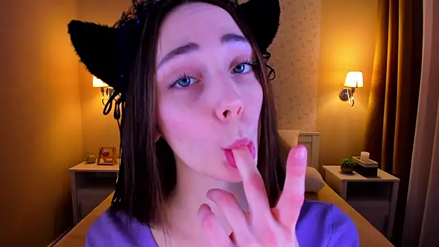 Lexi Split online show from 02.04.25