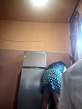 Lovely Lori online show from 11.16.25