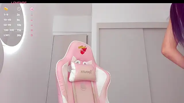 mia yourmommy online show from 12.07.24