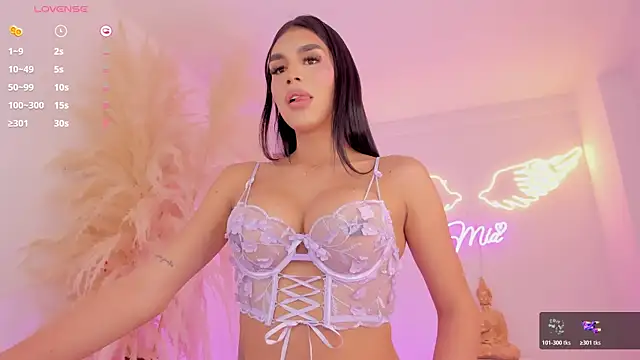 mia yourmommy online show from 04.17.26