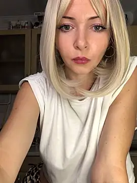 Snapshot of Kristina03 chatting on 10.15.25 Kristina03 online show from 10.15.25