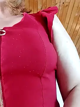 Snapshot of adriana71 chatting on 02.27.25 adriana71 online show from 02.27.25