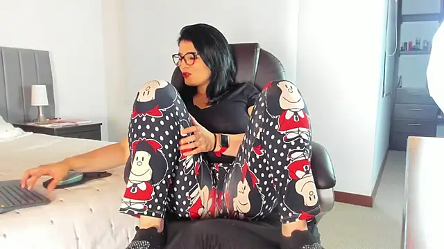 Snapshot of adriana71 chatting on 12.03.25 adriana71 online show from 12.03.25