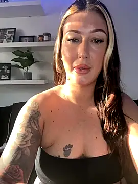 MissyLeeX online show from 10.05.25