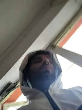 Snapshot of J0nyhson chatting on 10.11.25 J0nyhson online show from 10.11.25