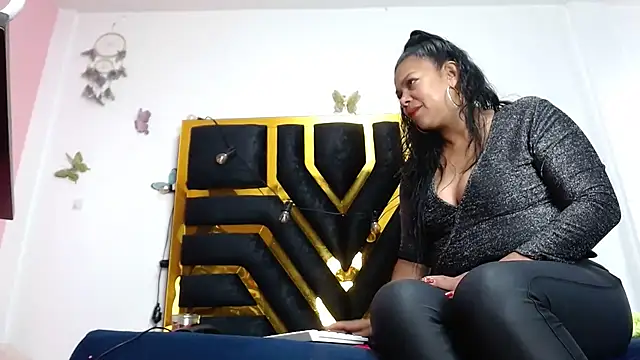 Helennahot online show from 02.09.25