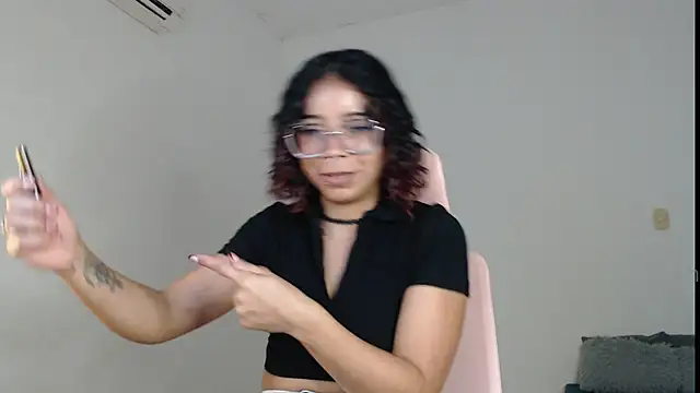 Snapshot of Putaku_San chatting on 12.22.24 Putaku San online show from 12.22.24