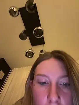 Snapshot of VeraSerephina chatting on 12.16.25 VeraSerephina online show from 12.16.25