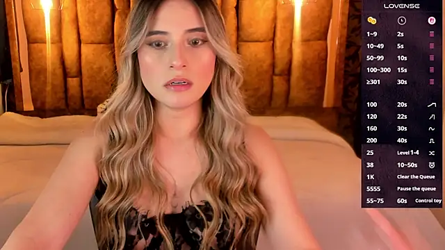 Snapshot of KiaraCarter chatting on 09.15.25 KiaraCarter online show from 09.15.25