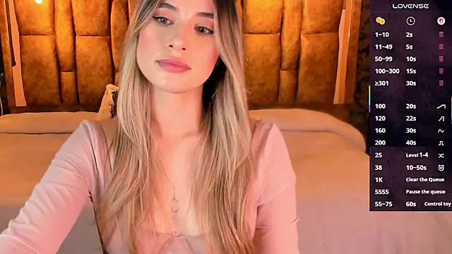 Snapshot of KiaraCarter chatting on 11.11.25 KiaraCarter online show from 11.11.25