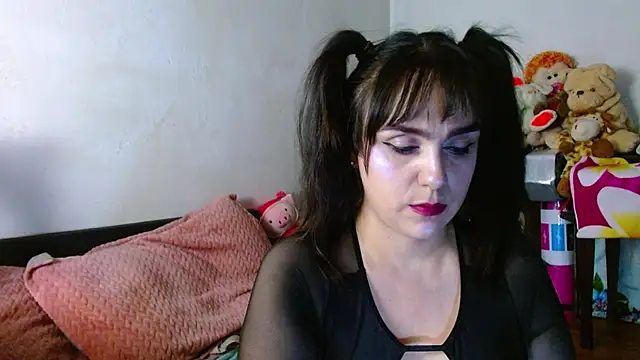 Snapshot of collette_beaufoy_ chatting on 04.26.26 collette beaufoy online show from 04.26.26