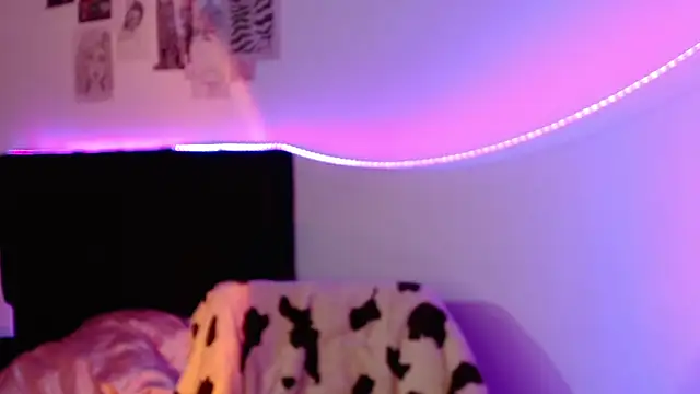 Snapshot of Coralinnee_ chatting on 01.26.25 Coralinnee online show from 01.26.25