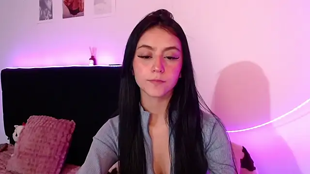 Snapshot of Coralinnee_ chatting on 03.20.25 Coralinnee online show from 03.20.25