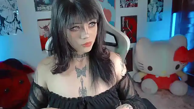 Snapshot of Deadly_Doll chatting on 09.17.25 Deadly Doll online show from 09.17.25