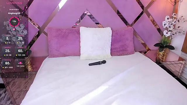 SHANONCLARK online show from 02.21.25