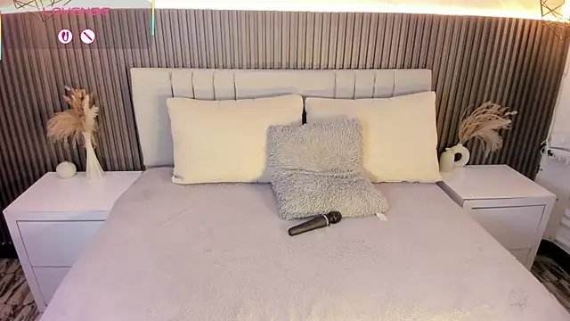 SHANONCLARK online show from 10.14.25