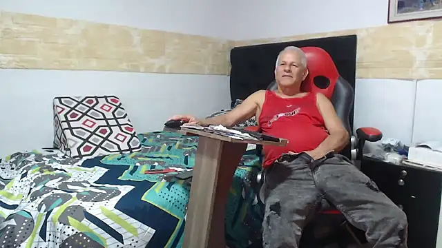 VALENTINO1983  online show from 11.06.25