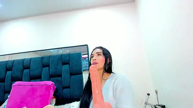 Snapshot of AntonelaNeri chatting on 01.19.25 AntonelaNeri online show from 01.19.25