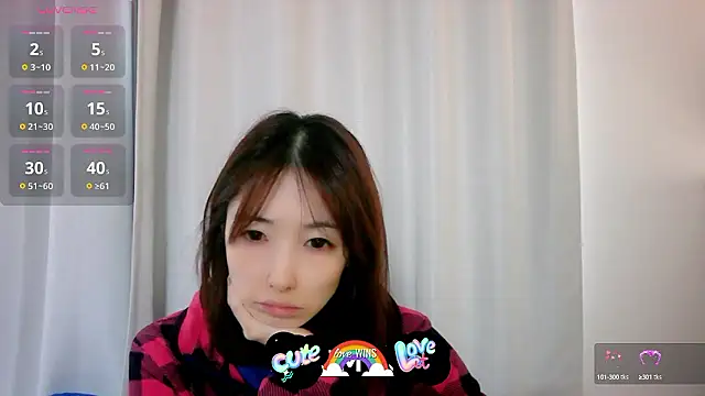 Snapshot of Love_me_Eri_ chatting on 10.09.25 Love me Eri online show from 10.09.25