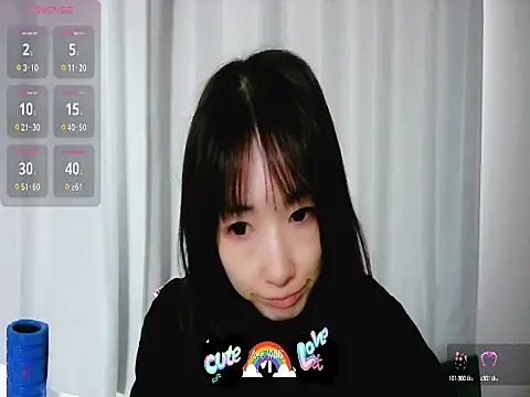 Snapshot of Love_me_Eri_ chatting on 10.14.25 Love me Eri online show from 10.14.25