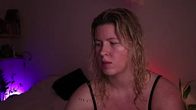 moonamii online show from 11.06.25