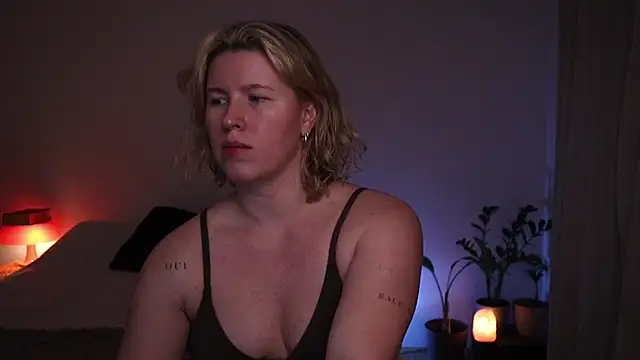 moonamii online show from 04.08.26