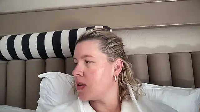 moonamii online show from 04.29.26