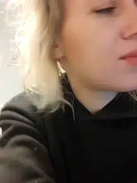 Snapshot of Linda_Gregory chatting on 12.12.24 Linda Gregory online show from 12.12.24