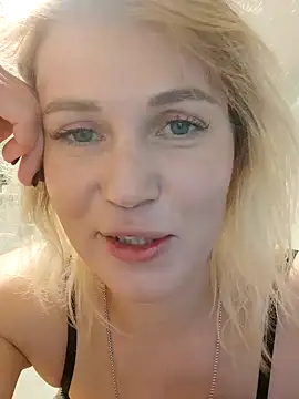 Snapshot of Linda_Gregory chatting on 12.20.24 Linda Gregory online show from 12.20.24