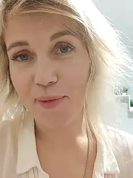 Snapshot of Linda_Gregory chatting on 12.24.24 Linda Gregory online show from 12.24.24