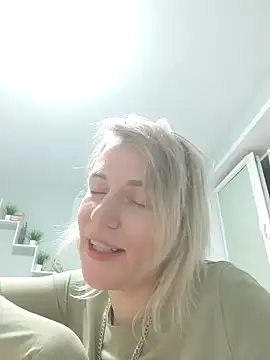 Snapshot of Linda_Gregory chatting on 02.09.25 Linda Gregory online show from 02.09.25