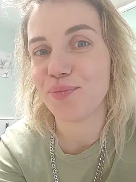 Snapshot of Linda_Gregory chatting on 03.05.25 Linda Gregory online show from 03.05.25