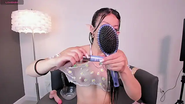 Snapshot of miss_canndy chatting on 12.19.24 miss canndy online show from 12.19.24