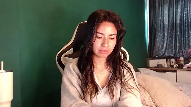Snapshot of alice_middlee chatting on 05.02.26 alice middlee online show from 05.02.26