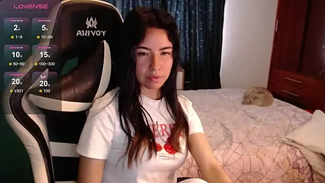 Snapshot of alice_middlee chatting on 05.14.26 alice middlee online show from 05.14.26