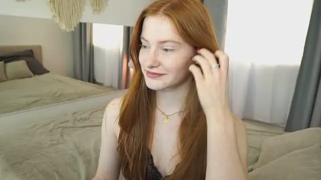 Snapshot of FiaMoor chatting on 10.13.25 FiaMoor online show from 10.13.25