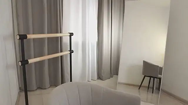 FiaMoor online show from 11.26.25