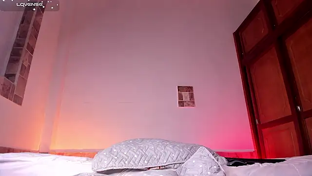 AnnaFoox1 online show from 11.15.25