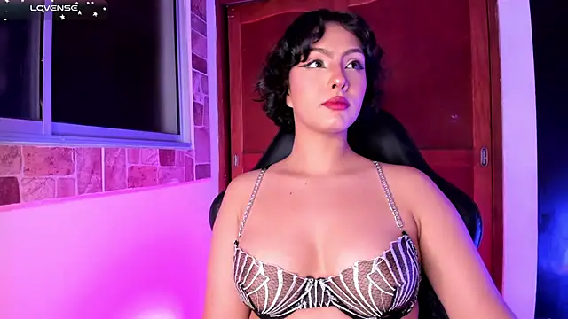 AnnaFoox1 online show from 11.30.25