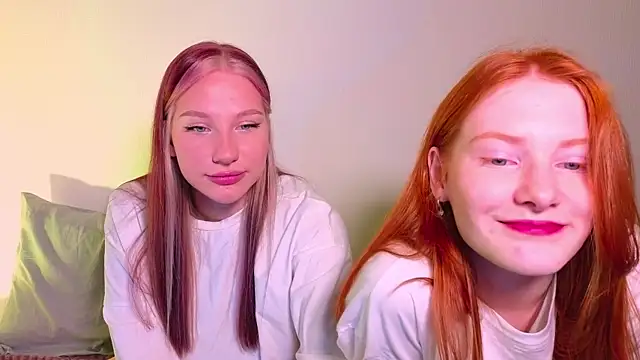 Snapshot of MiaKeler chatting on 12.02.24 MiaKeler online show from 12.02.24