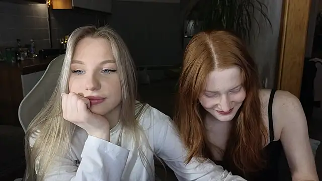 Snapshot of MiaKeler chatting on 03.05.25 MiaKeler online show from 03.05.25