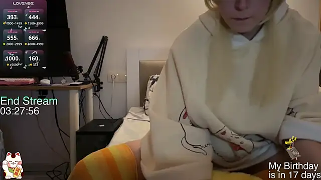 Snapshot of ShiroiFubuki chatting on 02.05.26 ShiroiFubuki online show from 02.05.26