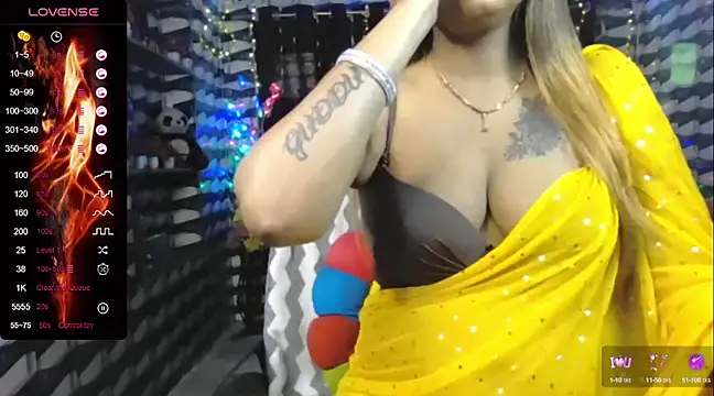 Snapshot of Hotty_Navyaa chatting on 01.20.25 Hotty Navyaa online show from 01.20.25