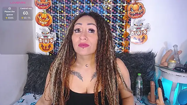 luna sofia69 online show from 10.25.25