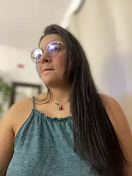 Lia flowers online show from 02.24.25