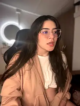 Lia flowers online show from 10.28.25