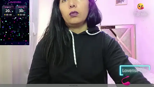 Snapshot of Mariana_collins99 chatting on 10.16.25 Mariana collins99 online show from 10.16.25