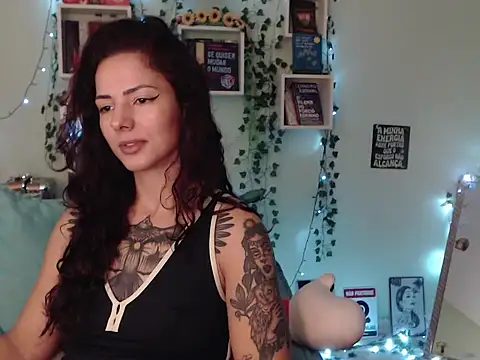 Snapshot of BeellyDance chatting on 09.08.25 BeellyDance online show from 09.08.25